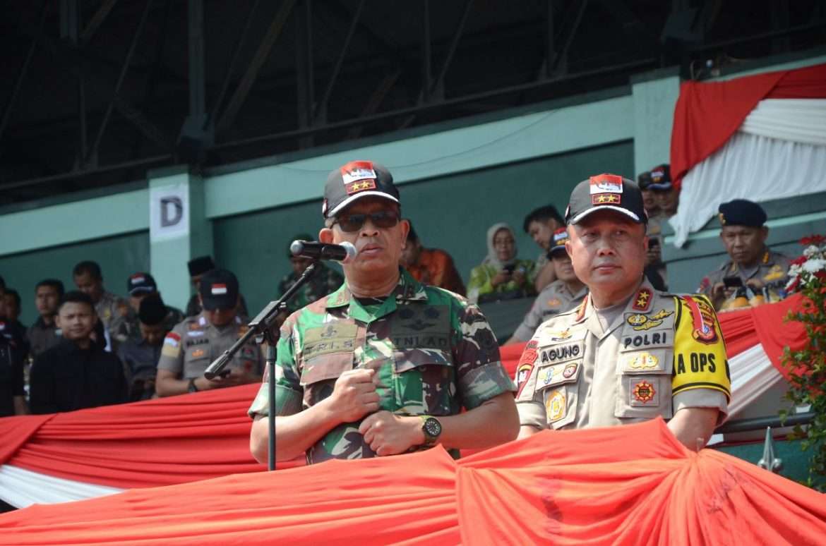 TNI-POLRI Amankan Provokator Bubarkan Pengunjuk Rasa