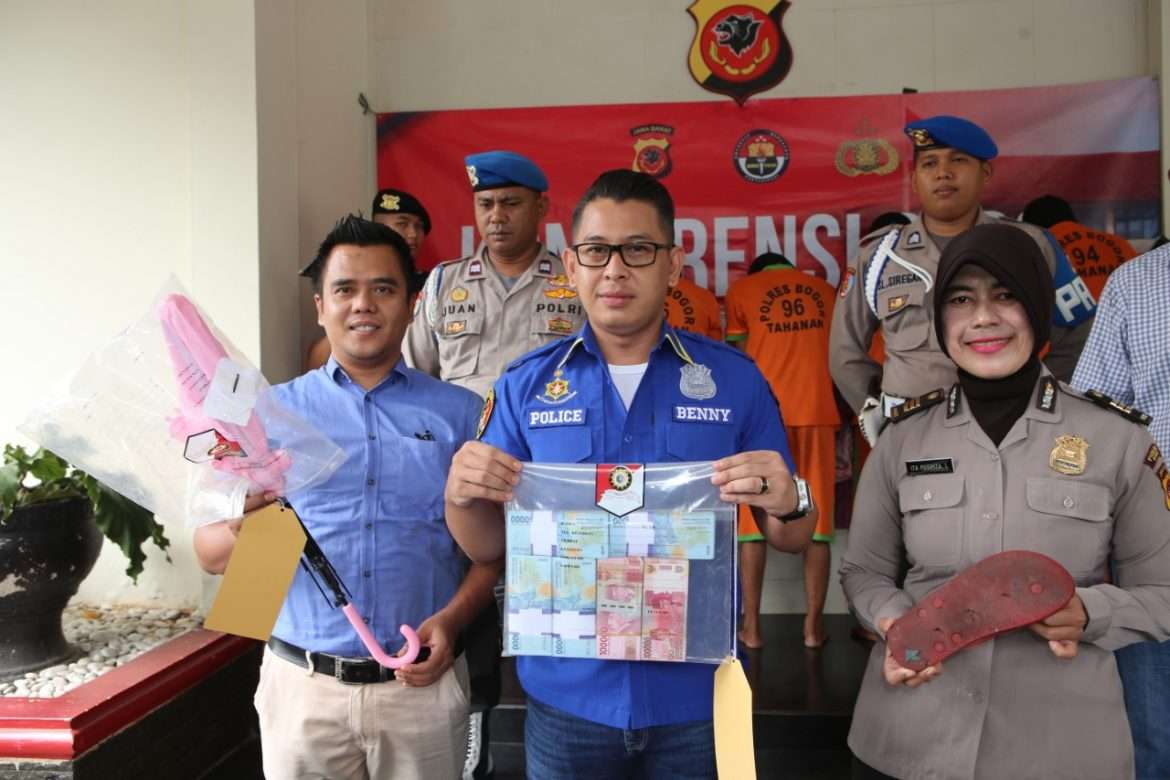 Sat Reskrim Polres Bogor Ringkus Pelaku Pencurian Dengan Modus Gembos Ban