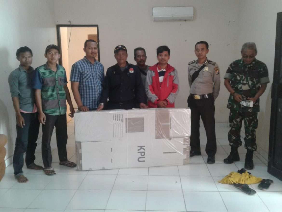 PPK Mekar Baru terima Logistik Pemilu 2019