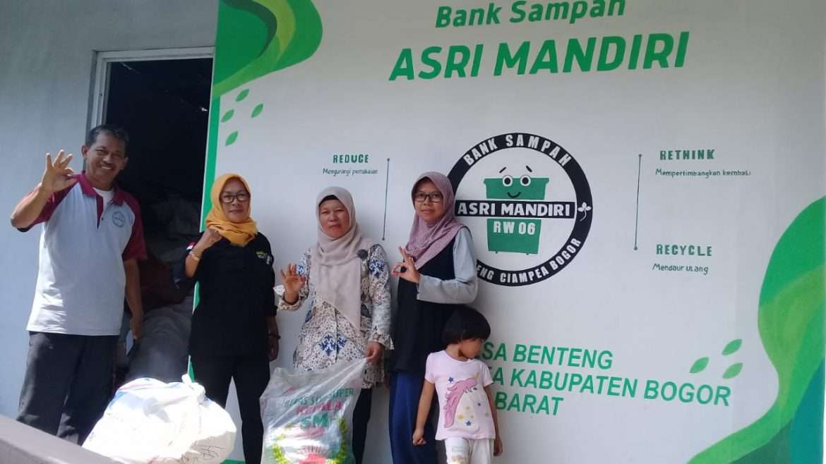 Masyarakat Cibanteng Ciptakan Lingkungan Yang Bersih