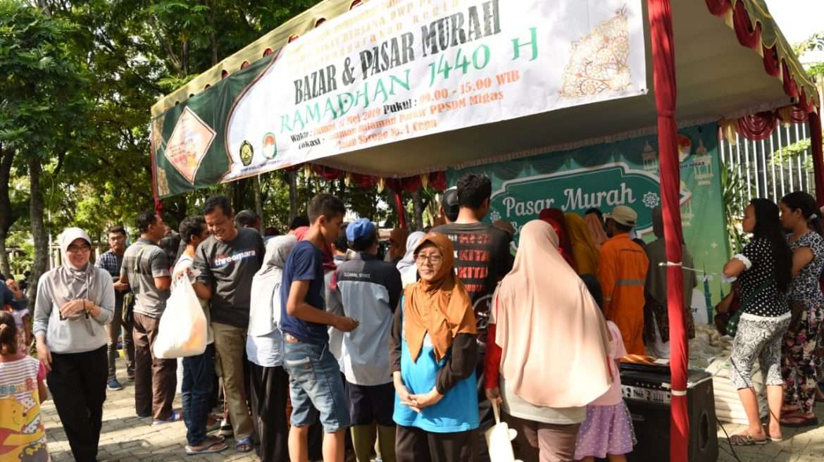 Dibulan Penuh Berkah, Dharma Wanita Migas Gelar Pasar Murah