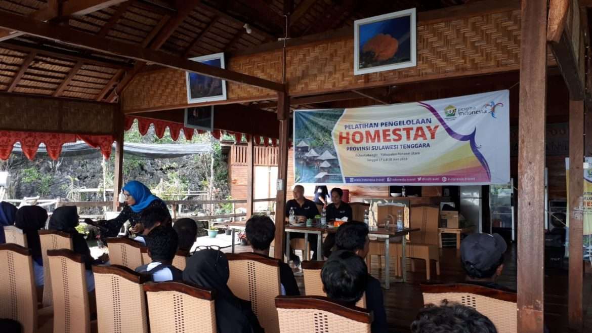 Pengelola Homestay di Labengki Kecil Antusias Ikuti Pelatihan Kemenpar