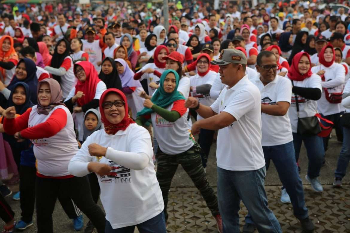 Puluhan Ribu Masyarakat Kabupaten Bogor Ikuti Olahraga Bersama POLRI