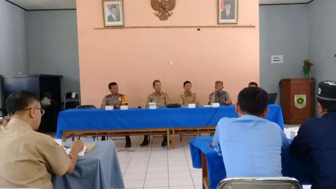 Kecamatan Leuwisadeng Adakan Rapat Persiapan Pilkades