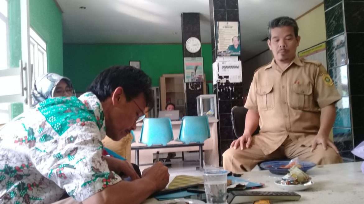 Kades Situ Udik Imbau dan Evaluasi Disiplin Kerja Guna Peningkatan  Pelayanan
