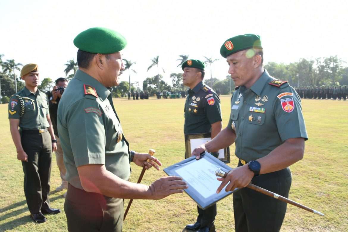 Dandim Blora Terima Penghargaan Dari Pangdam IV /Diponegoro Raih Juara I Lomba Jurnalistik TMMD Reguler