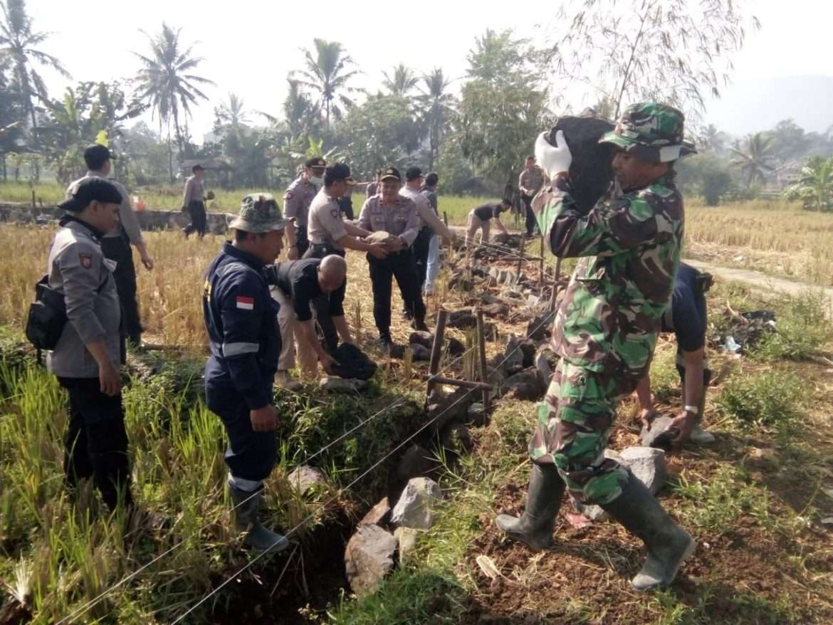 Hari Spesial Dandim 0607/Sukabumi Kota, Pasukan Polres Sukabumi Kota Serbu Lokasi TTMD-105