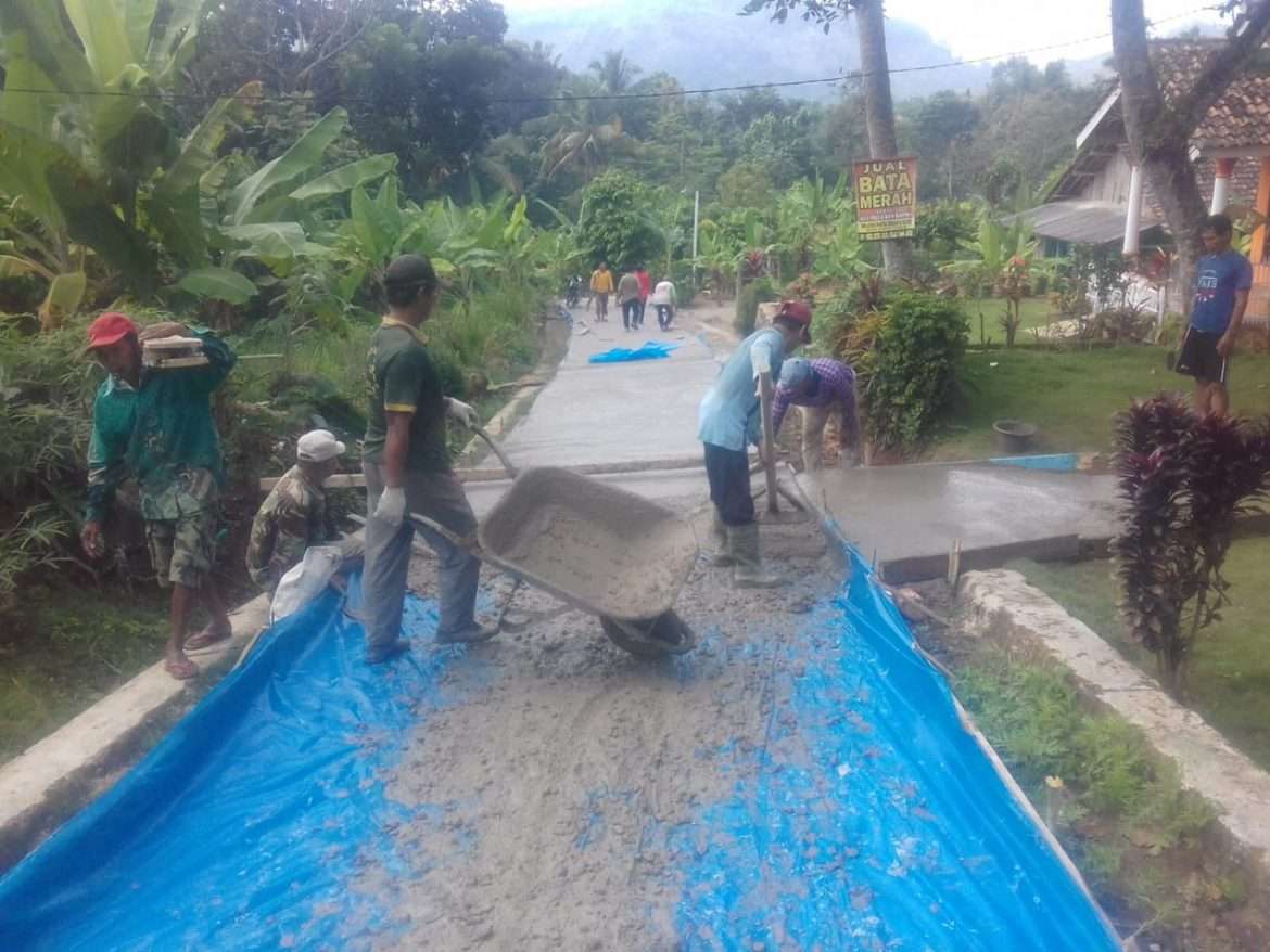 Desa Toto Harjo Realisasikan Dana Desa Tahap I Bidang Pembangunan Betonisasi Jalan Lingkungan
