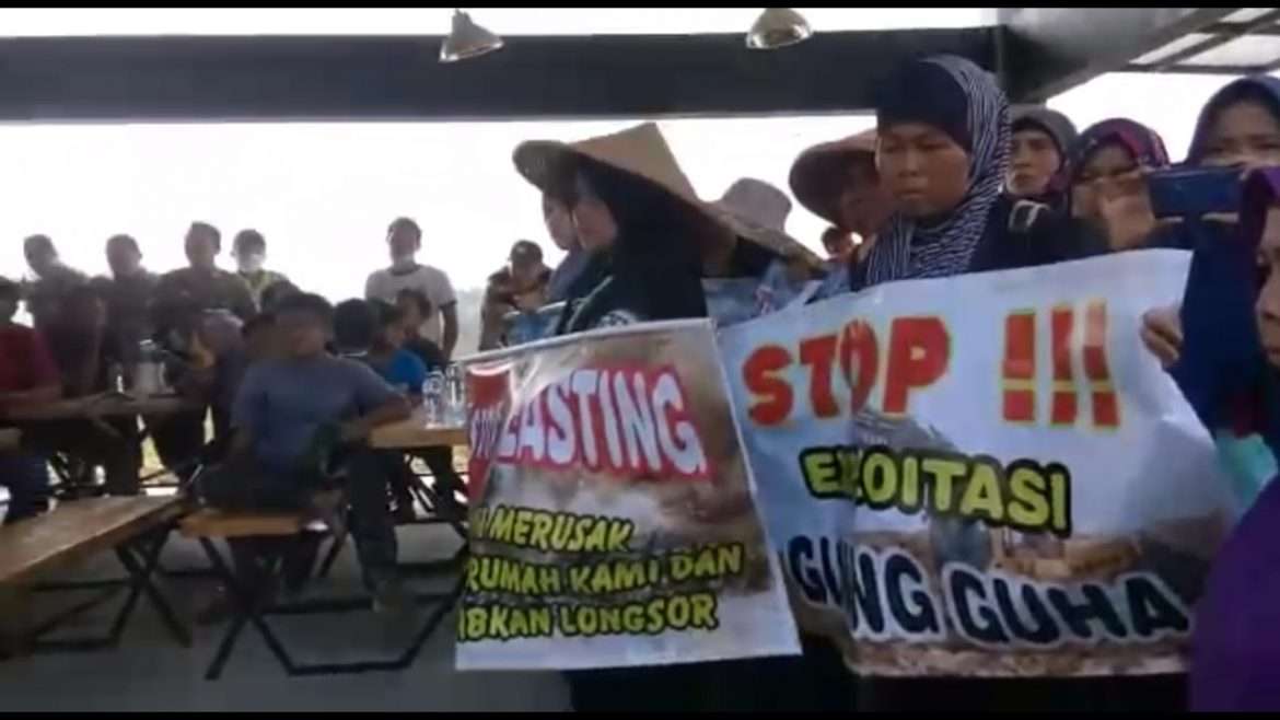 Ratusan Warga Tanjungsari Kembali Aksi demo PT. TSS Terkait Aktifitas Blasting