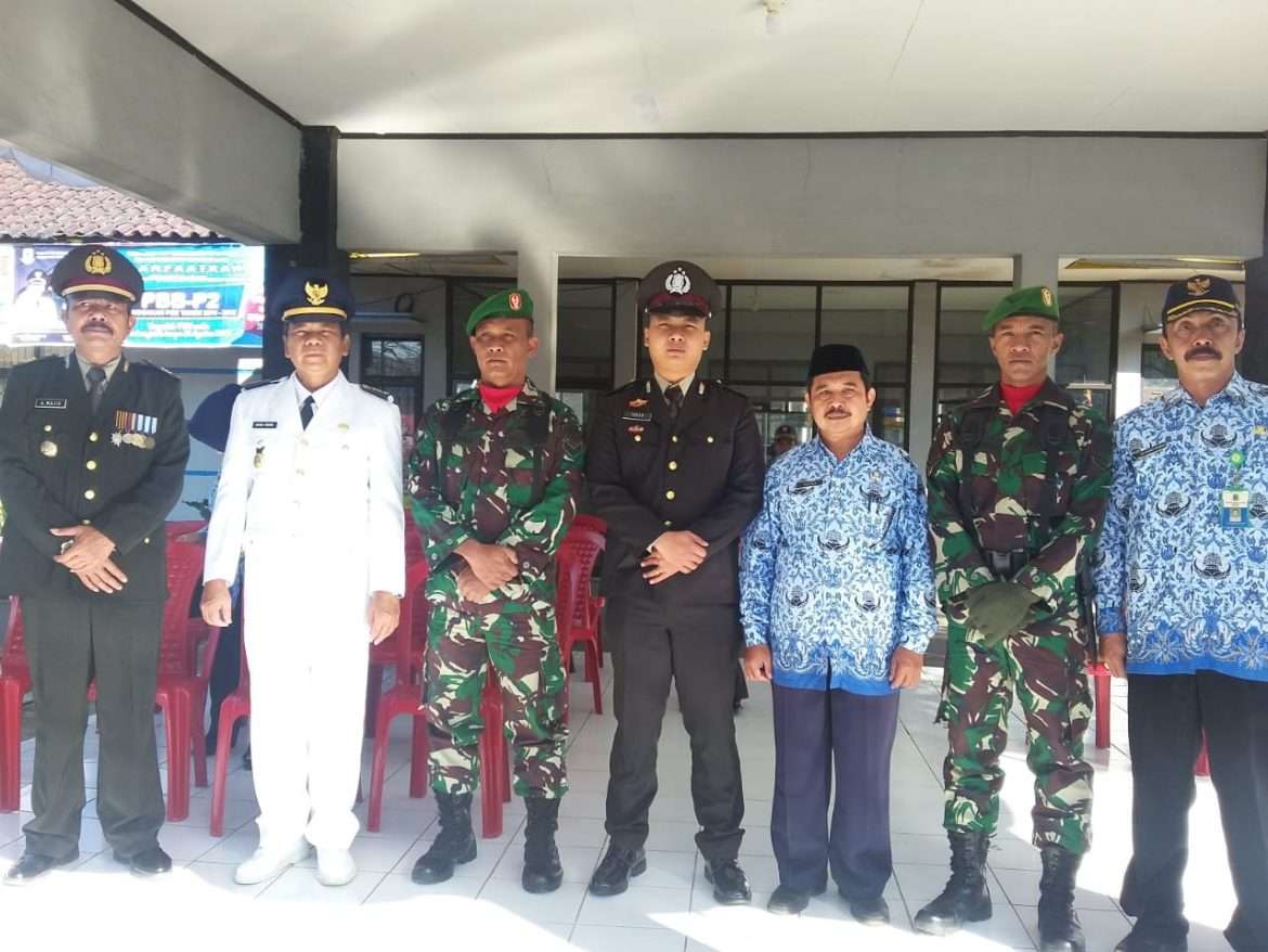 Camat Kadugede Pimpin Upacara HUT RI Ke 74