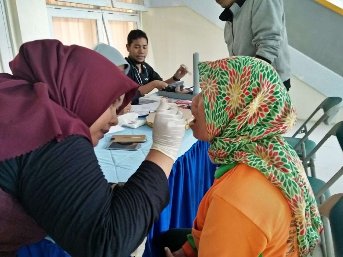 Pantau Kesehatan Pasukan Kuning, DLH Blora Gelar Periksa Gigi Gratis