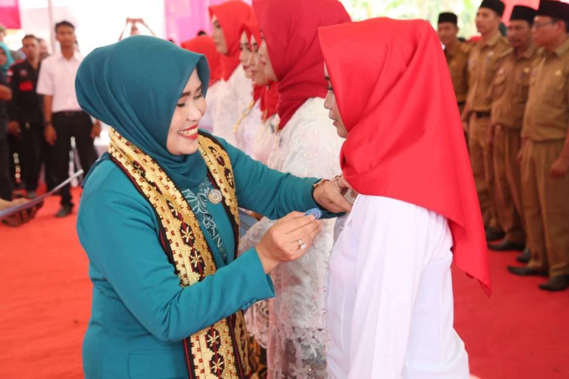 Winarni Ermanto Kukuhkan Enam Ketua Tim Penggerak PKK Desa di Kecamatan Sidomulyo