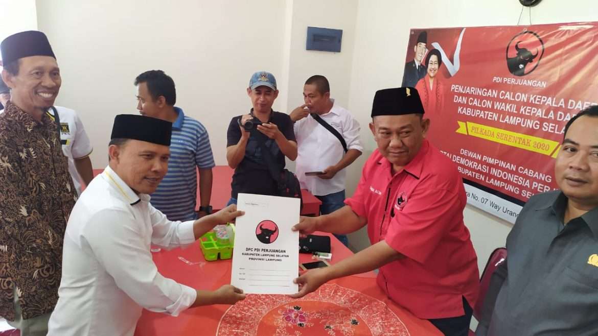 Antoni Imam Daftar di DPC PDIP Lamsel Ikut Tampil Balonbub Pilkada Lamsel 2020