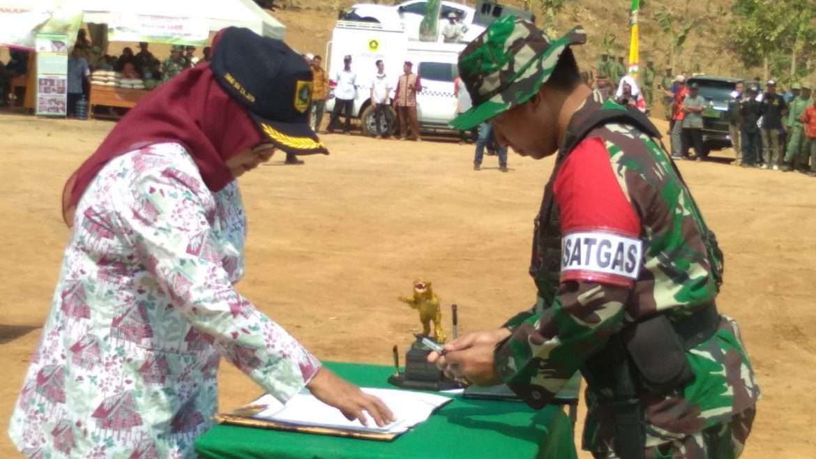 Bupati Bogor Pimpin Upacara dan Lepas Prajurit TNI ke Desa