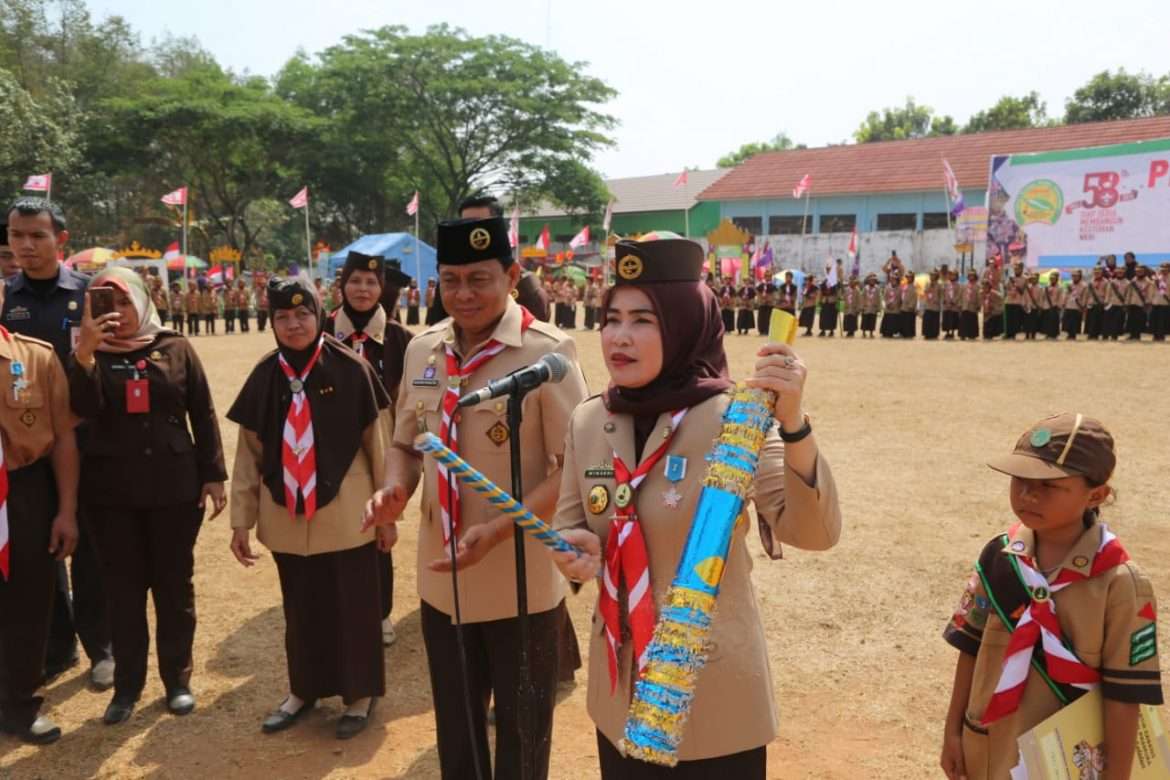 Winarni Buka Perkemahan Satu Hari Kwarcab Gerakan Paramuka Lampung Selatan