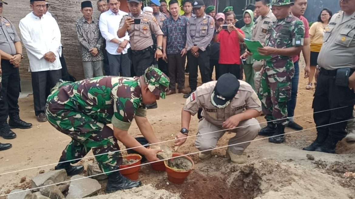 Sinergitas Muspika Panongan Toga Dan Tomas Dalam Bedah Rumah Serta Baksos