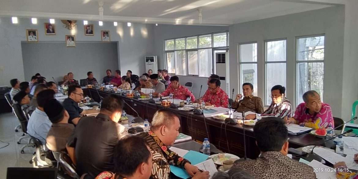 DPRD Lamsel Ajukan Hak Aspirasi Kenaikan Penghasilan Tetap Aparatur Desa