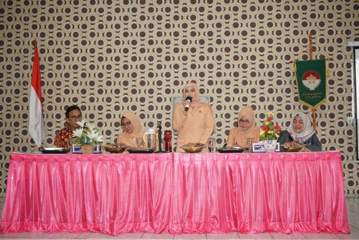 Rakord, Winarni Ingatkan DWP Lampung Selatan Bijak Pakai Medsos