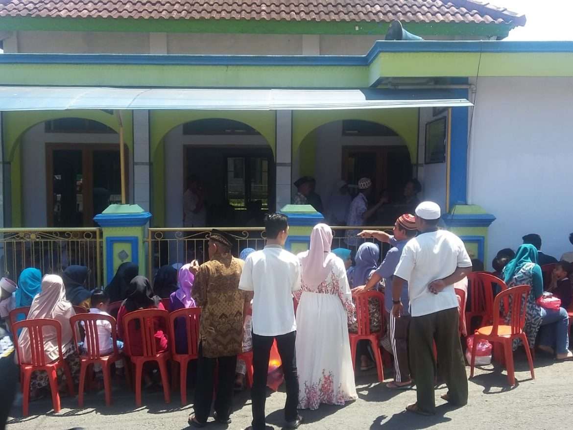 Ratusan Warga Hadiri Peringatan Maulid Nabi Muhammad SAW di Mushola AL Ikhsan