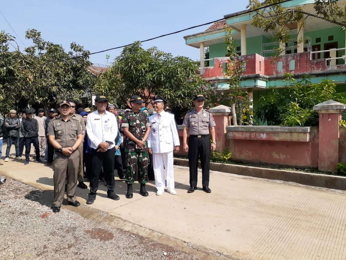 Musrembangdes Desa Cihaurkuning Dibuka Dengan Lengser dan Pencaksilat