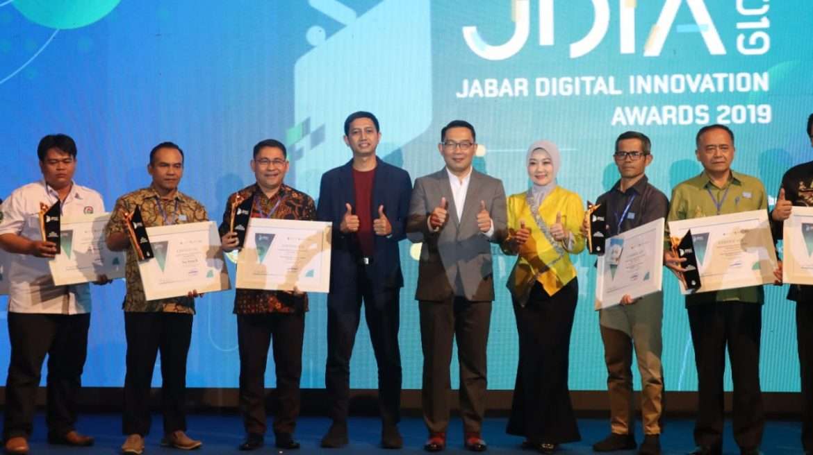 Pemprov Jabar Anugerahi Diskominfo Kabupaten Bogor Sebagai Best Sapawarga Administrator (Local Goverment) Tahun 2019