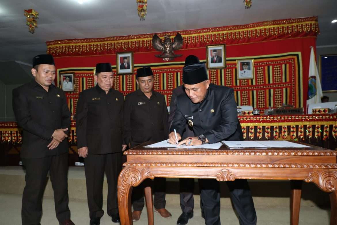 Rapat Paripurna DPRD Lamsel, sepuluh Raperda di Sahkan Produk Hukum Pertama 2019