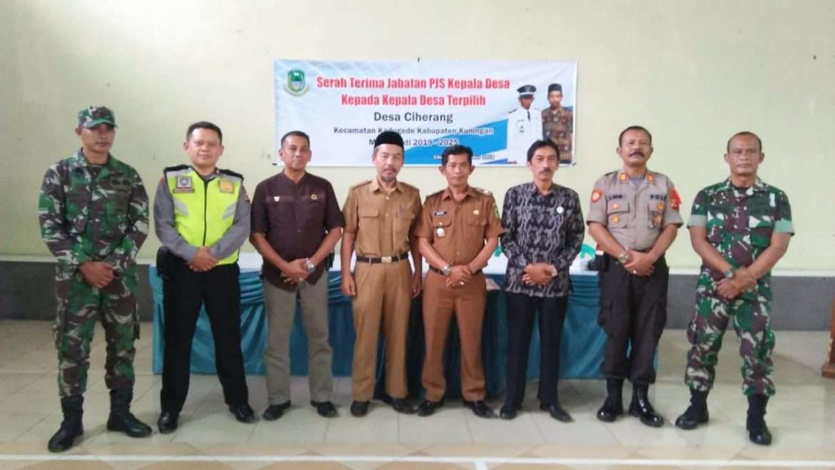 Sertijab Kades Ciherang Dihadiri Para Tokoh Penting Desa