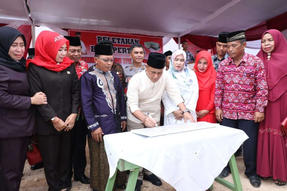 Awal Tahun 2020, Nanang Ermanto Resmikan Pembangunan TPA Al-Hidayah di Jati Agung