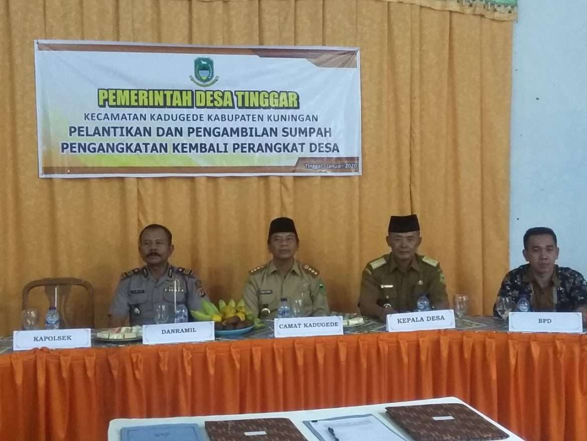 Perangkat Desa Tinggar Layani Warga Sesuai Tupoksi