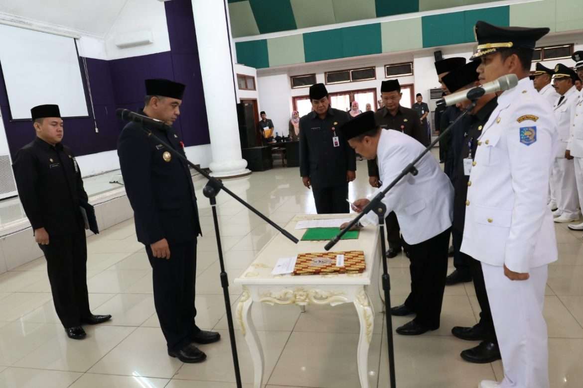 Bupati Tangerang Ahmed Zaki Iskandar Lantik dan Ambil Sumpah 223 Pejabat