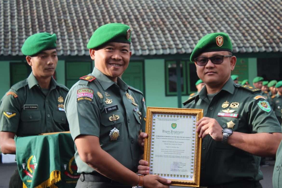 7 Personil Berprestasi Dapatkan Penghargaan Dandim 0611/Garut