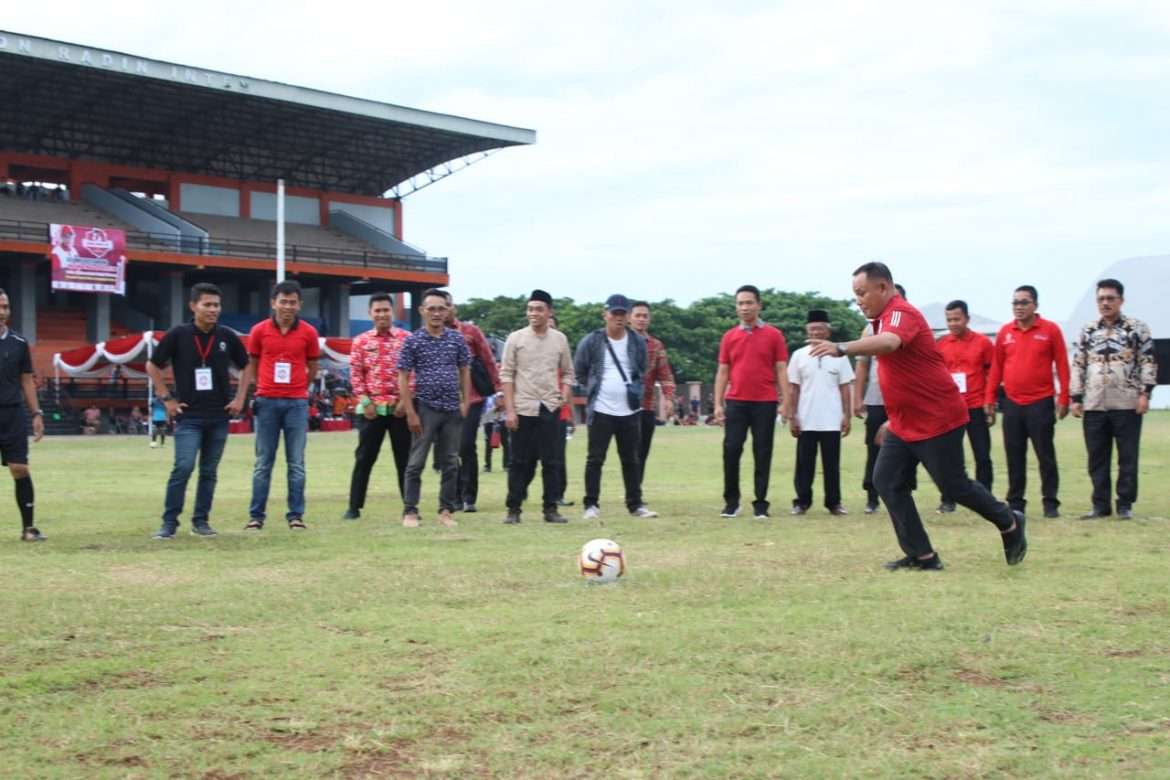 Bupati Lamsel Buka Open Turnament Nanang Ermanto Cup