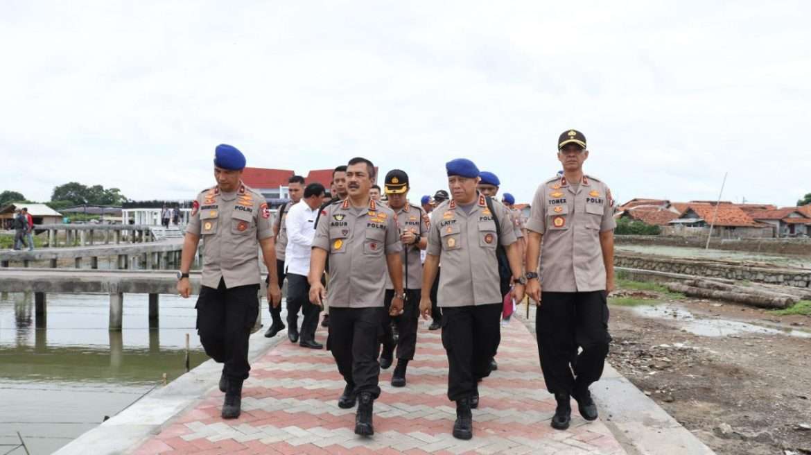 Wakapolda Banten Dampingi Kabaharkam Polri Cek Kesiapan Lokasi Penanaman Mangrove
