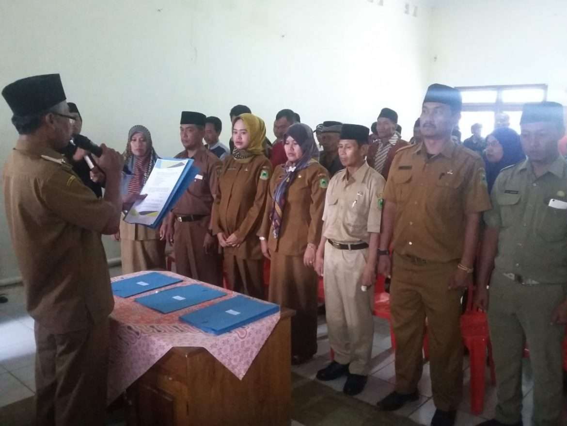 Camat Kadugede : Seluruh Desa Dikecamatan Kadugede Harus Punya Tanaman Dalam Polibek