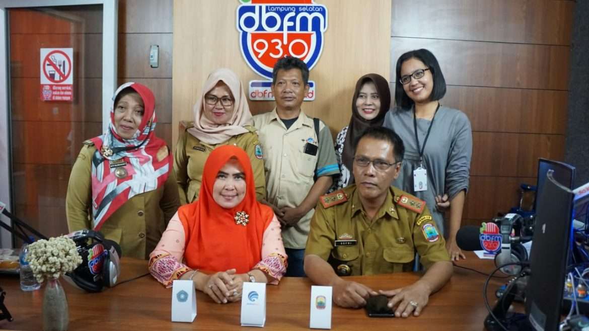 Di Acara Talk Show Winarni Ermanto, Isi Materi  Jendela Informasi Wanita Dan Anak