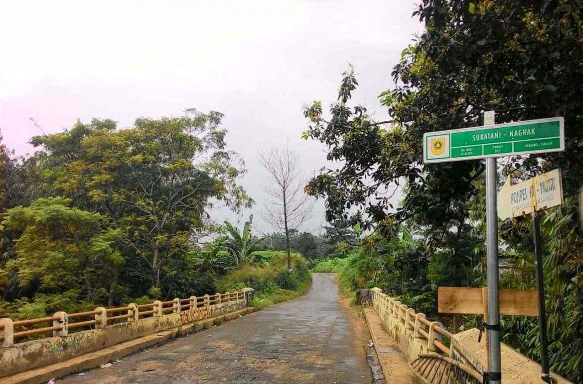 Warga Keluhkan Minimnya PJU Jalan Penghubung Dua Desa Sukatani – Nagrak