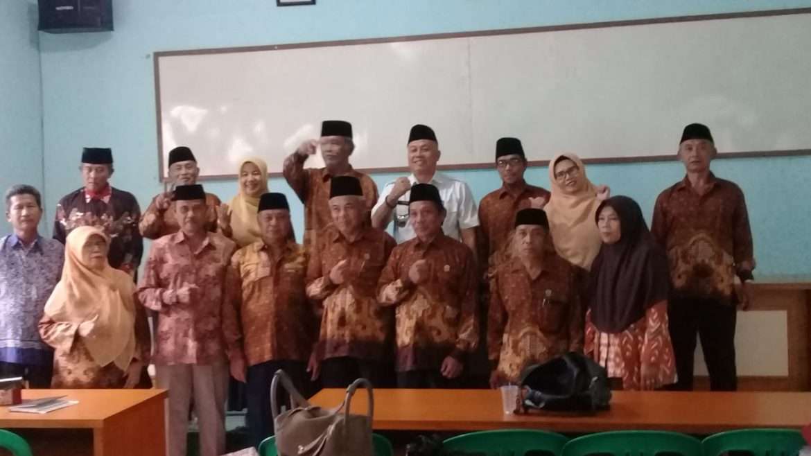 Camat Parakan Salak Lantik Kepengurusan PWRI Tingkat Kecamatan