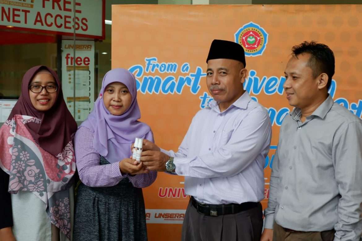 Antisipasi Corona, UNSERA Bagi Hand Sanitizer Gratis