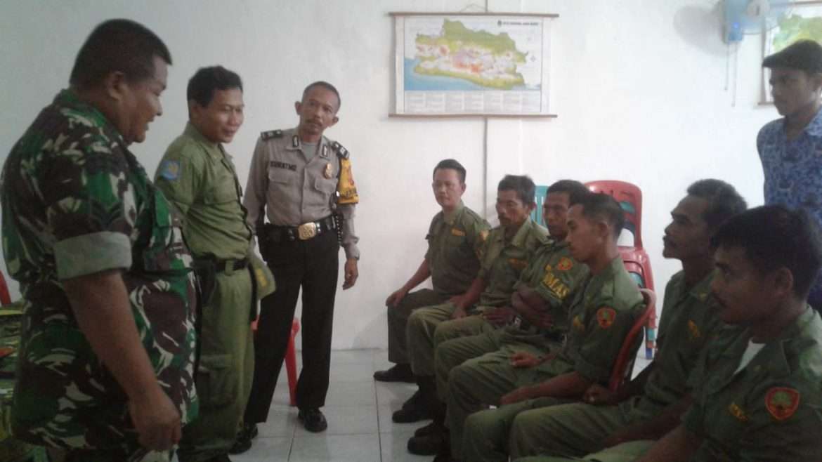 Semangat Linmas Desa Galuga Mengikuti Bimbingan Teknis Pantas Diacungi Jempol