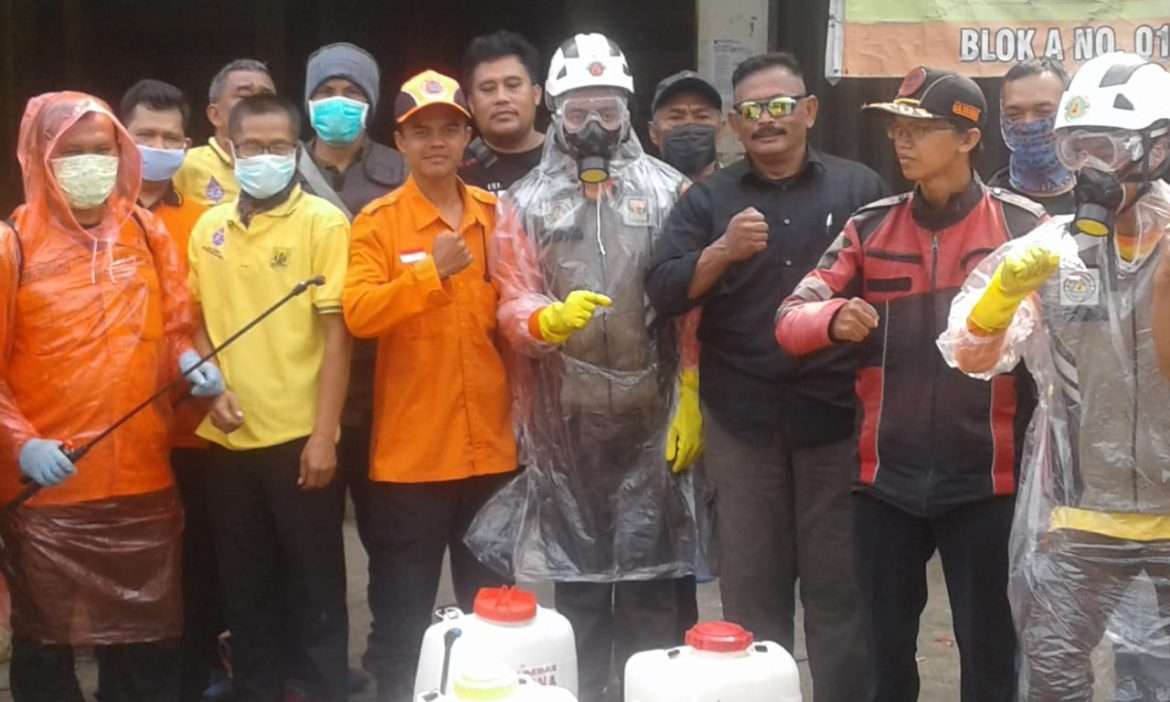 Pasar Modern Cibadak Di Semprotkan Disinfektan Dua Kali