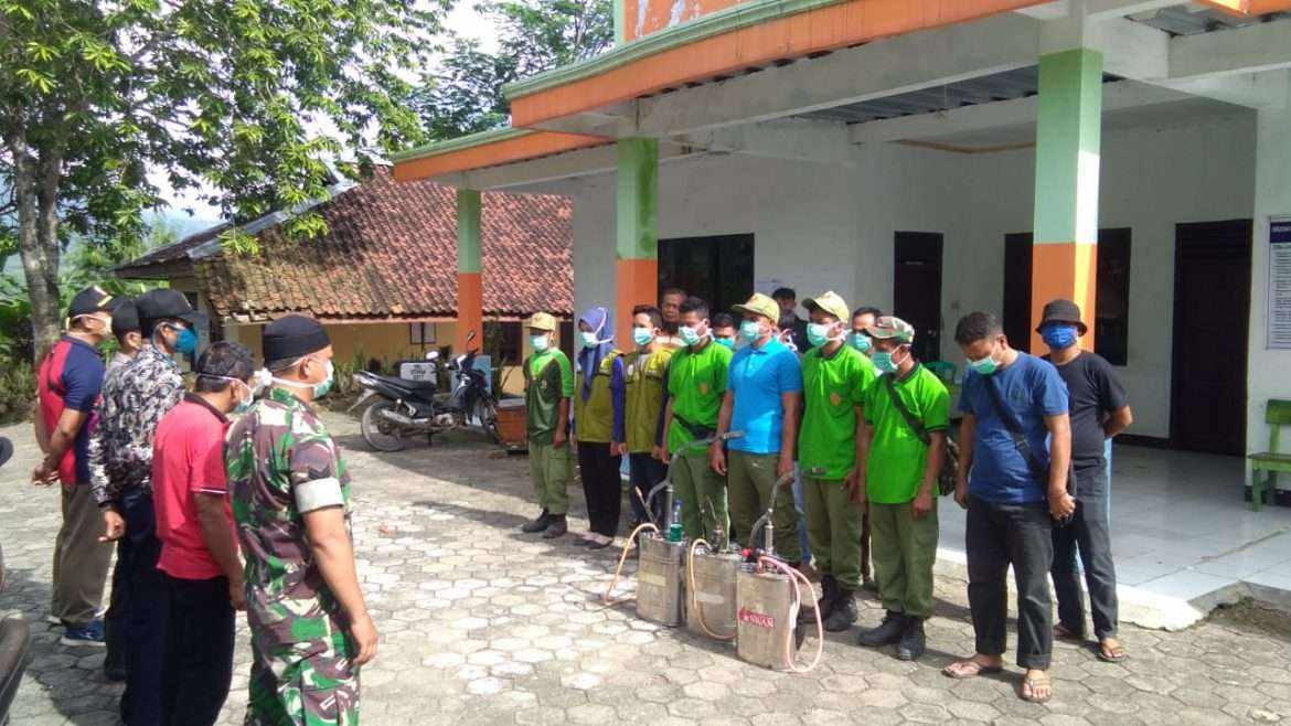 Pemdes Cibadak Cegah Virus Korona Bersama Tiga Pilar