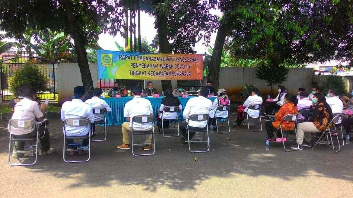 Camat Sukaraja Himbau Desa Bentuk Satgas Siaga Tingkat RW