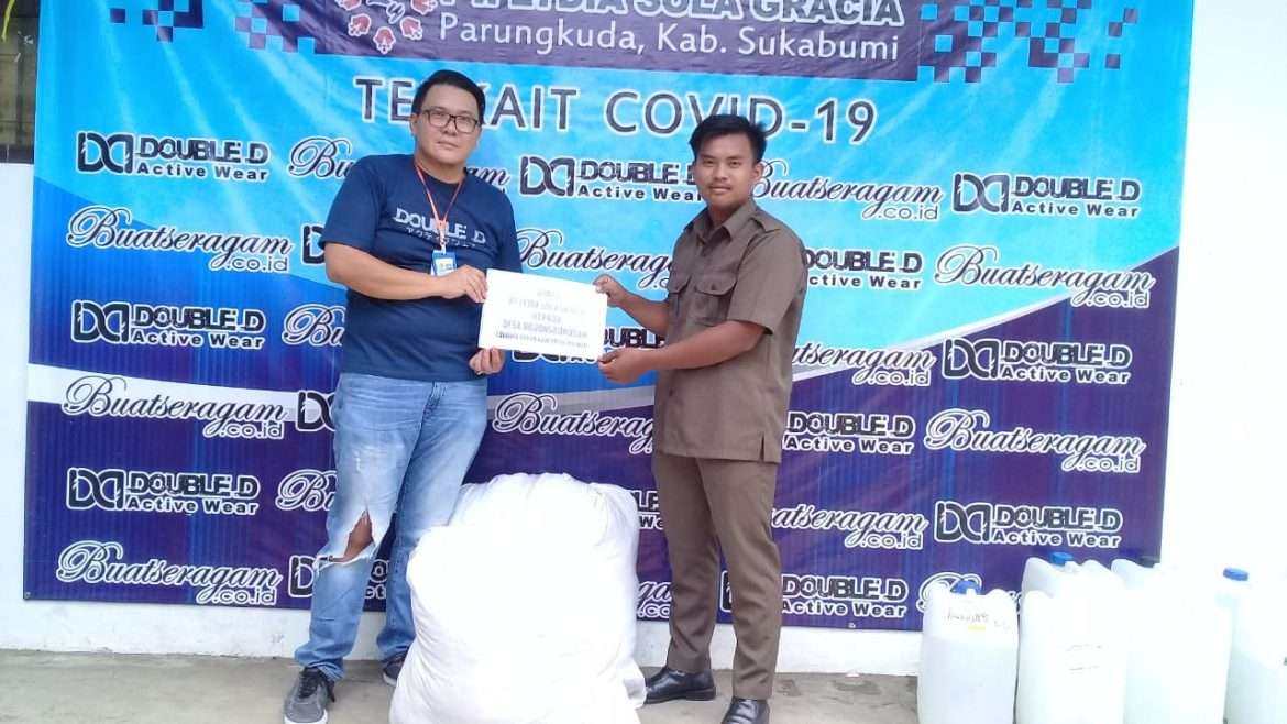 Pemdes Bojong Kokosan Terima Batuan Kain Dari PT. Lydia Sola Gracia