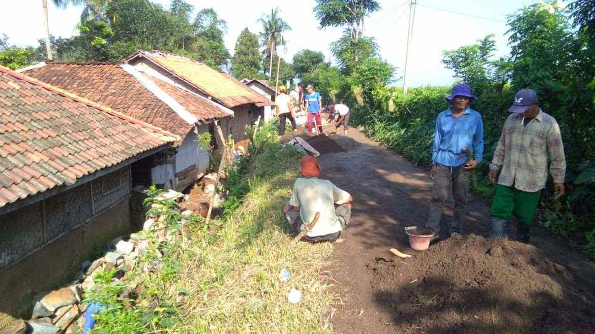 Pemdes Buanajaya Alokasikan Dana Desa 2020 Bangun Infrastruktur