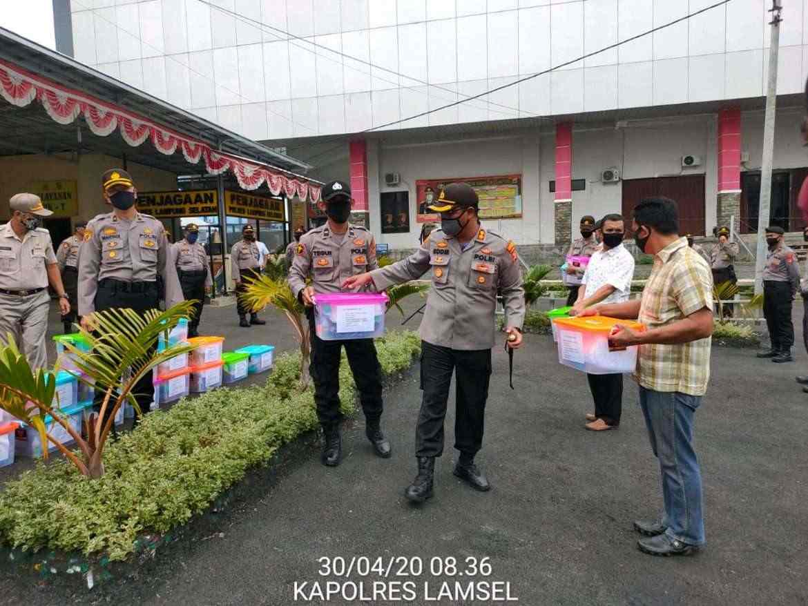 Tidak Sekedar Masker, Setiap Armada Satker Polres Lamsel di Lengkapi APD
