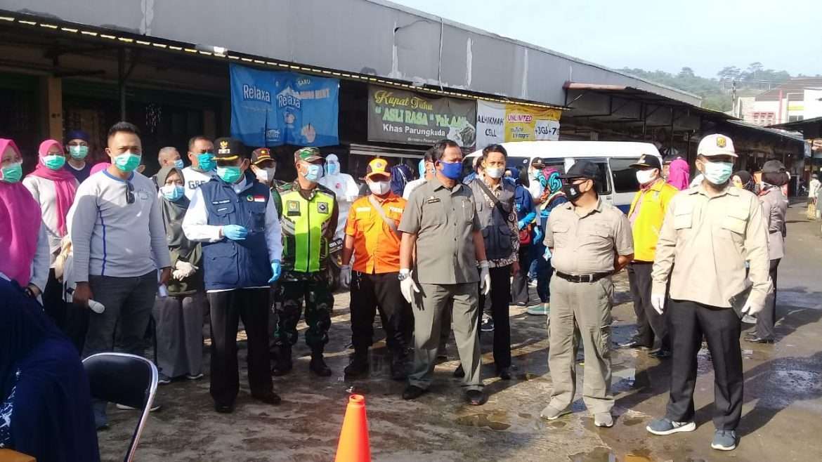 Pedagang, Sopir Dan Pengunjung Pasar Parungkuda Dirapid Test