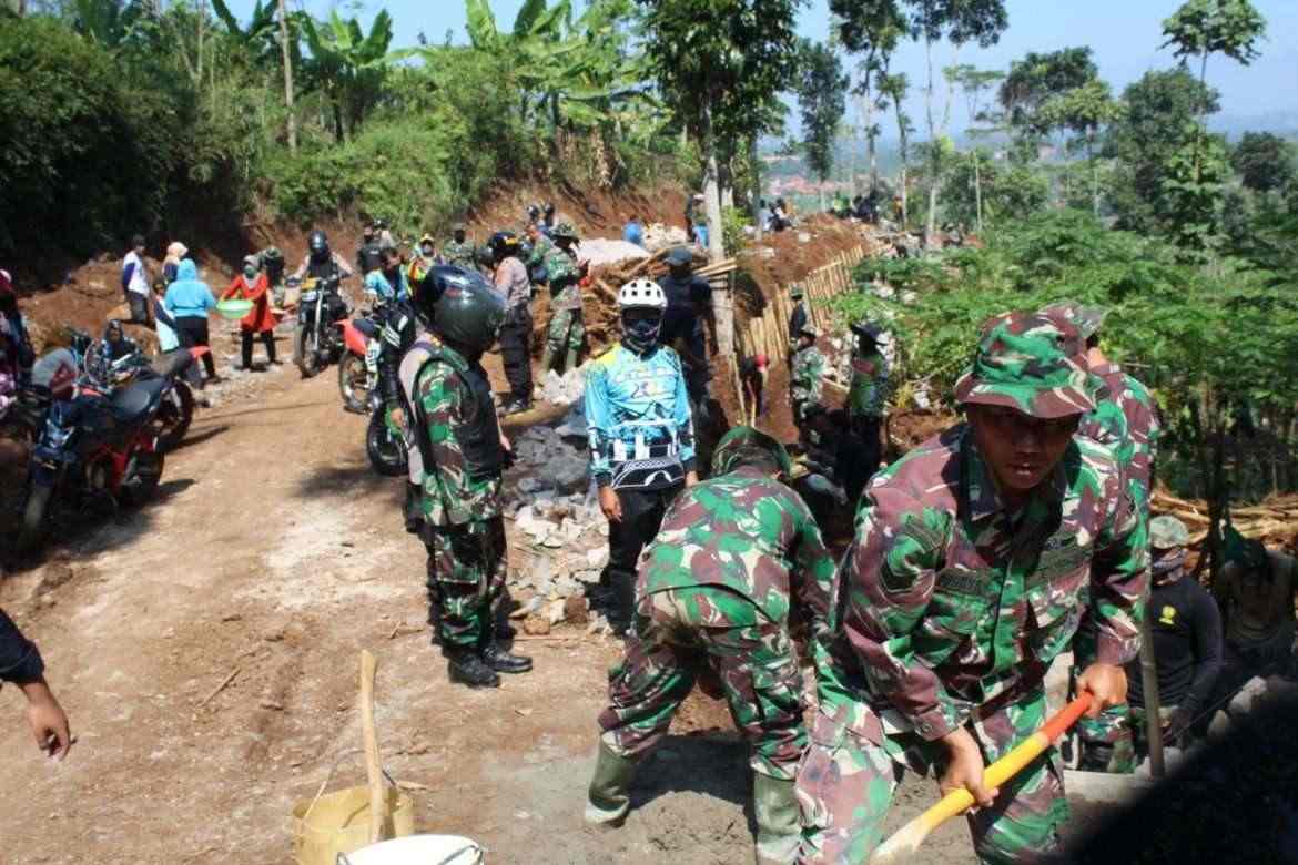 Kunjungi Lokasi TMMD di Batukarut, Dandim 0611/Garut, Kapolres Garut dan Wakil Bupati Garut Terpesona Keindahan Alam Wanakerta