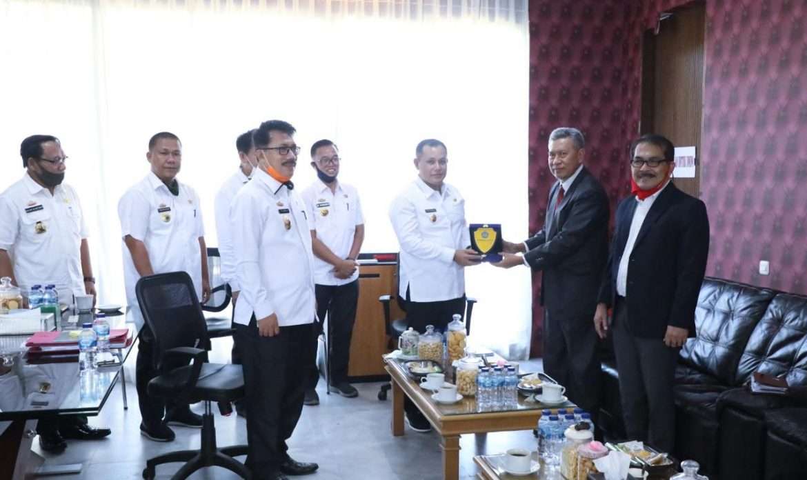 Jajaki Kerjasama, Direktur Pascasarjana Unila Tatap Muka Dengan Bupati Lampung Selatan