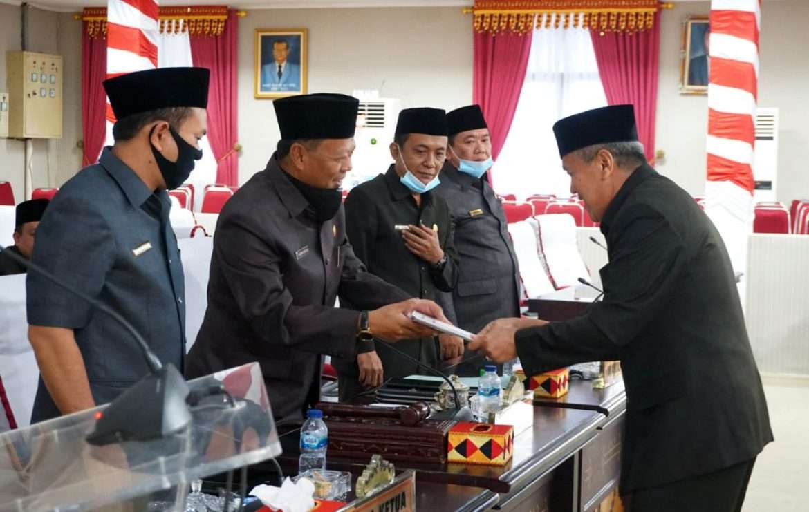 Raperda Sampaikan Pertanggung Jawaban Pelaksanaan APBD Lamsel, TA. 2019 Secara Virtual