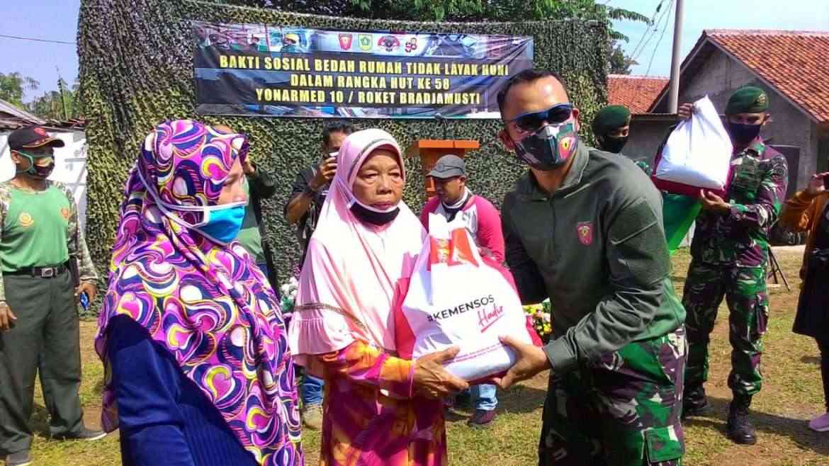 Sambut Hari Jadi Ke-58 Batalyon Armed 10 Roket  Bedah Rumah Tidak Layak Huni Warga Tidak Mampu